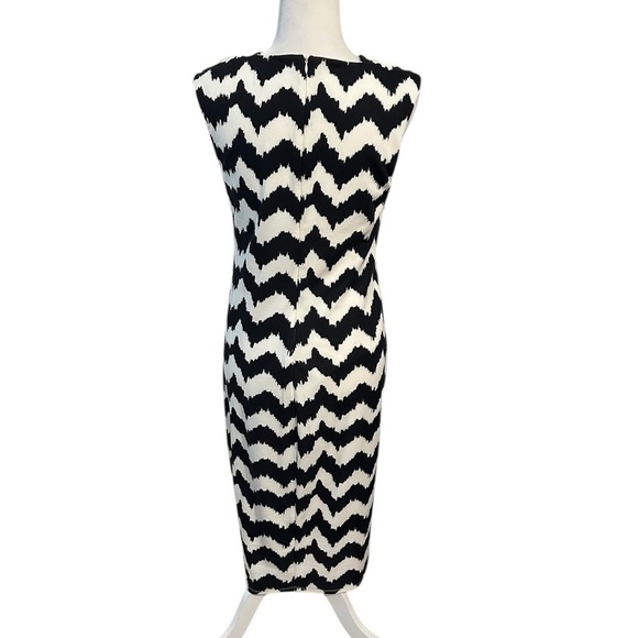 Carmen Marc Valvo Black and White Sleeveless Sheath Dress Size Medium Chevron - Picture 3 of 9